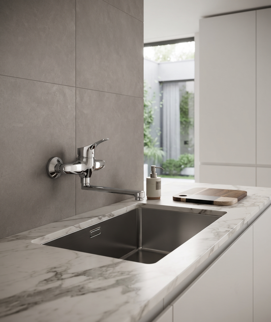 Trend - Monocomando lavello a muro con canna piatta da 17cm